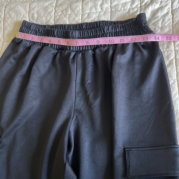 H&M Pull On Black Cargo Track Pants - Picture 5 of 10